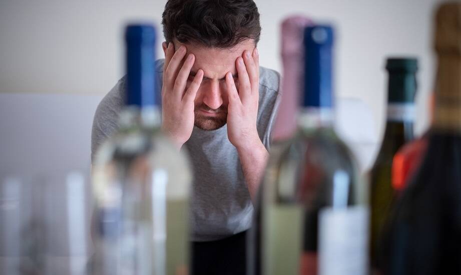 Dlaczego warto skorzystać z detoksu alkoholowego z dojazdem do domu pacjenta?