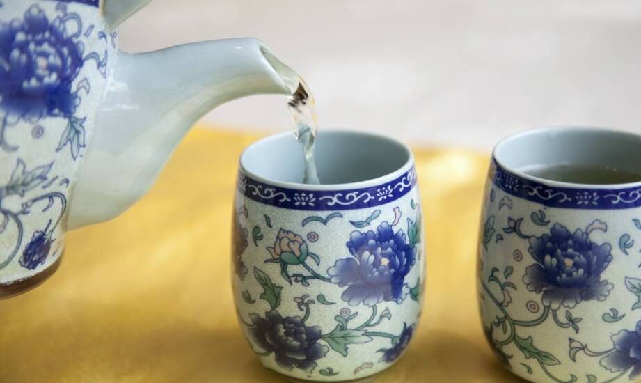 Jakie naczynia najlepiej podkreślają smak herbat zielonych?