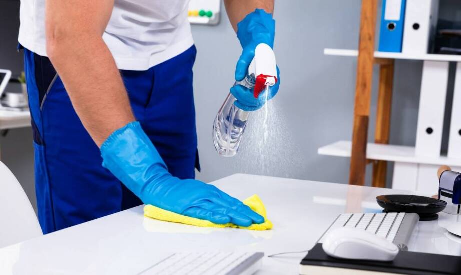 Innowacyjne środki czyszczące stosowane w praniu wykładzin – co warto wiedzieć?