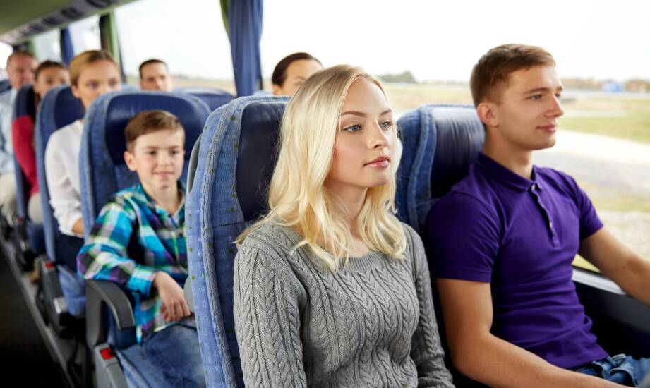 Przewozy międzynarodowe Poznań – jakie są standardy obsługi pasażerów podczas długich tras?