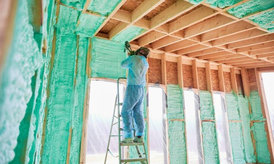 Termoizolacje natryskowe – kluczowe korzyści dla właścicieli domów