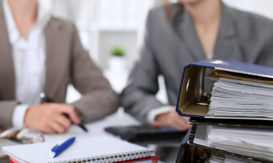 Jak biuro księgowe ułatwia prowadzenie dokumentacji kadrowej?
