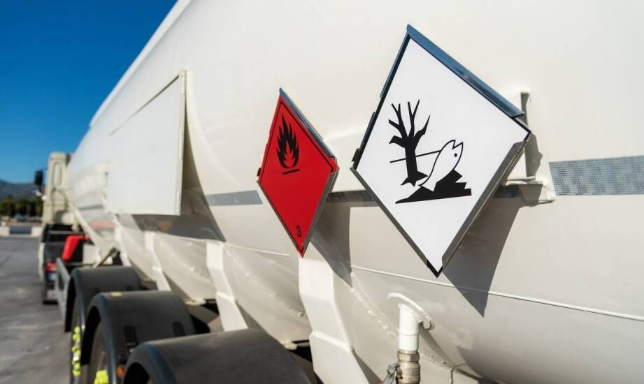 Znaczenie odnawiania uprawnień ADR dla kierowców przewożących towary niebezpieczne