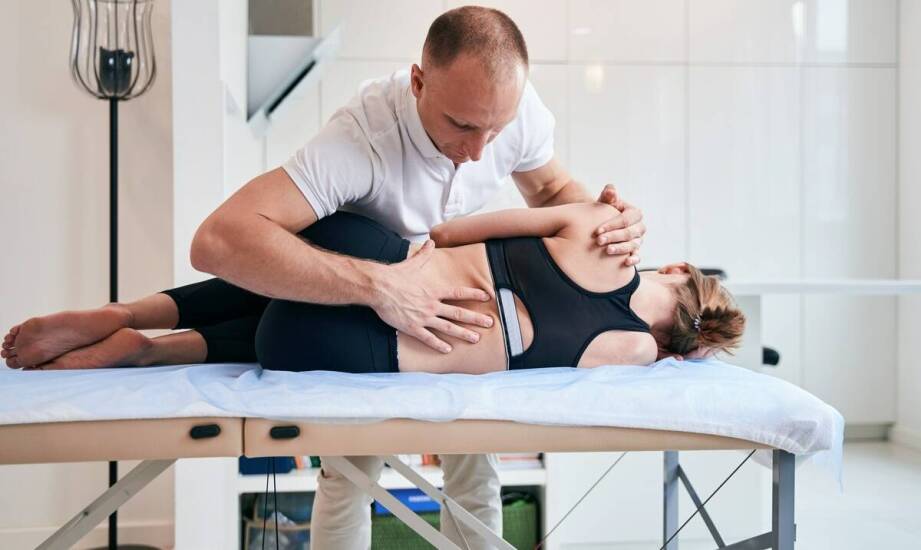 Rola rehabilitacji w procesie leczenia wad postawy u dorosłych