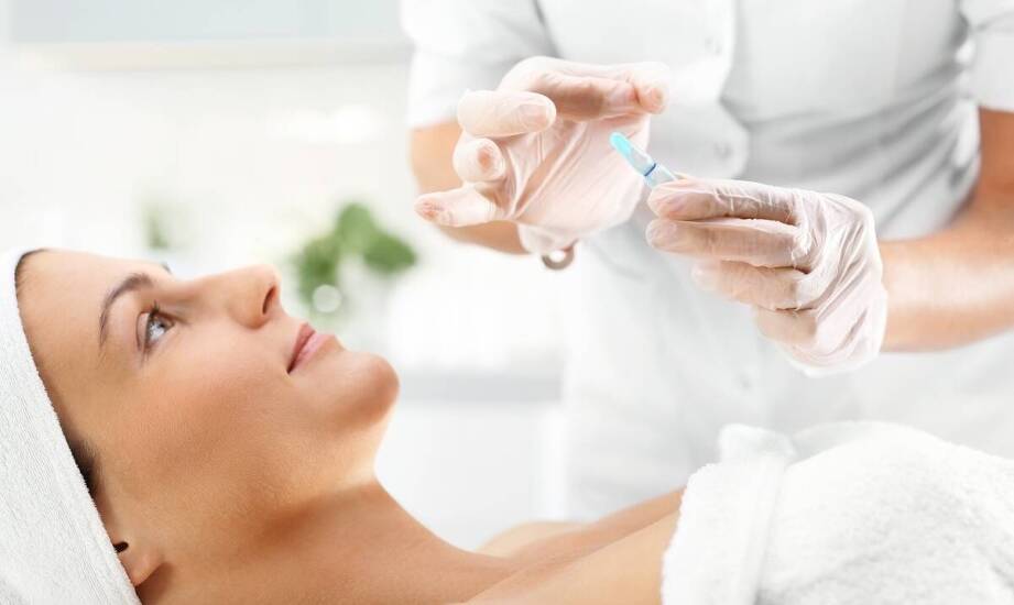 Jakie zmiany w wyglądzie można osiągnąć dzięki mezoterapii dekoltu?