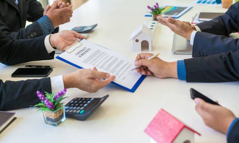 Jak kancelaria prawna może pomóc w negocjacjach przy transakcjach nieruchomościowych?