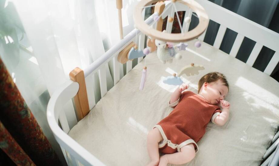 Pościel dla niemowląt – jak dobrać odpowiedni zestaw na prezent?