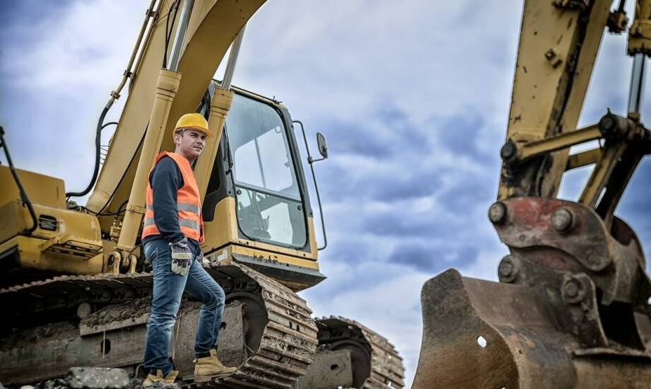 Wynajem żurawia z operatorem – jak wpływa na bezpieczeństwo prac montażowych?