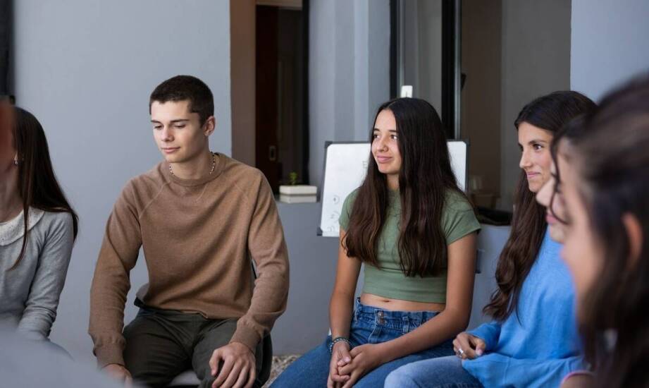 W jaki sposób psycholog pomaga w poprawie relacji międzyludzkich?