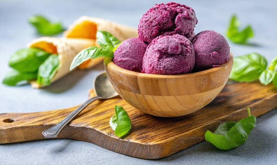 Z czego powstają kolorowe wafle do lodów?