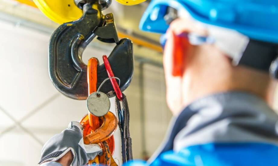 Wpływ profesjonalnego serwisu suwnic na bezpieczeństwo pracy