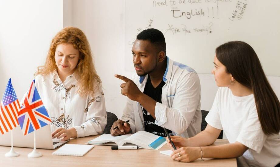 Rola konwersacji w najlepszym kursie angielskiego online