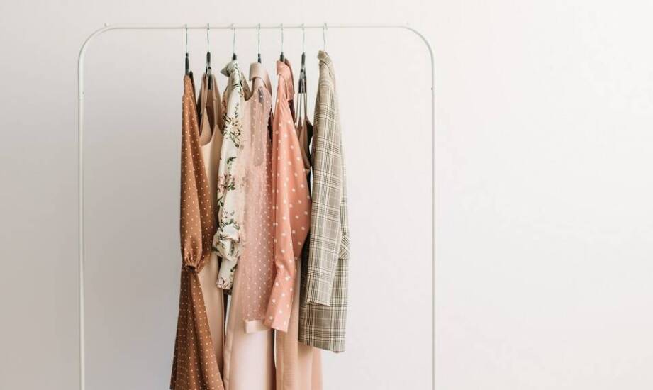 Stylizacje biznesowe z wykorzystaniem spodni Luisa Cerano