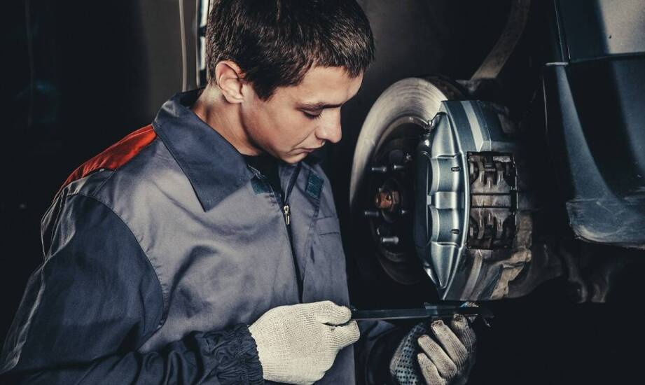 Najlepsze praktyki przy wymianie zacisków hamulcowych w ciężarówkach