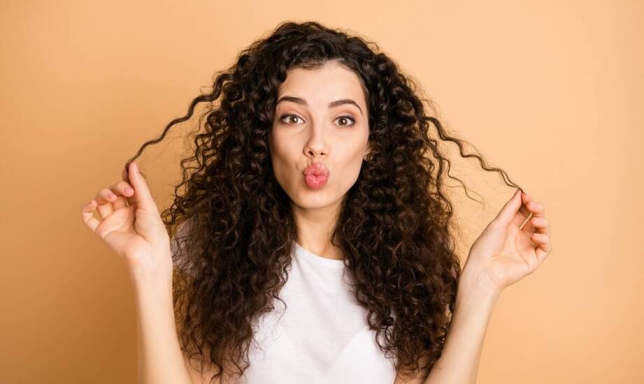 Jakie odżywki najlepiej współpracują z kosmetykami do kręcenia włosów?