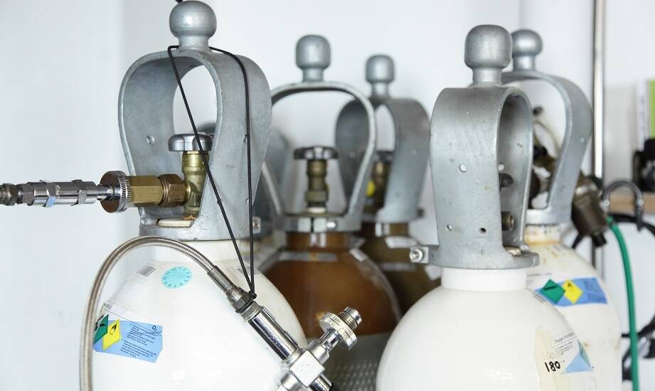 Jakie są korzyści ze współpracy z renomowanym dostawcą gazów technicznych?