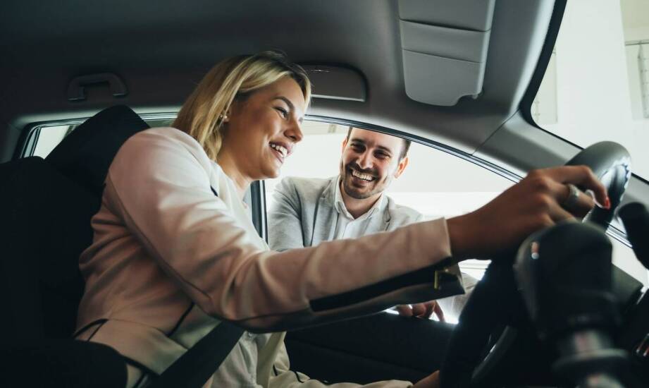 Dlaczego warto zdecydować się na zakup Peugeota z autoryzowanego salonu?