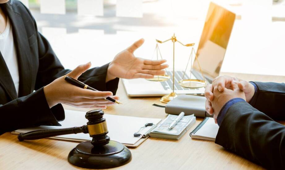 Pomoc prawna w sprawach pracowniczych – rola radcy prawnego