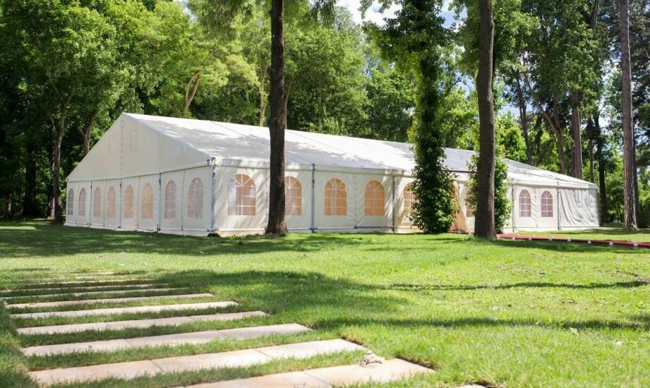 Innowacyjne rozwiązania w zakresie oświetlenia w halach namiotowych