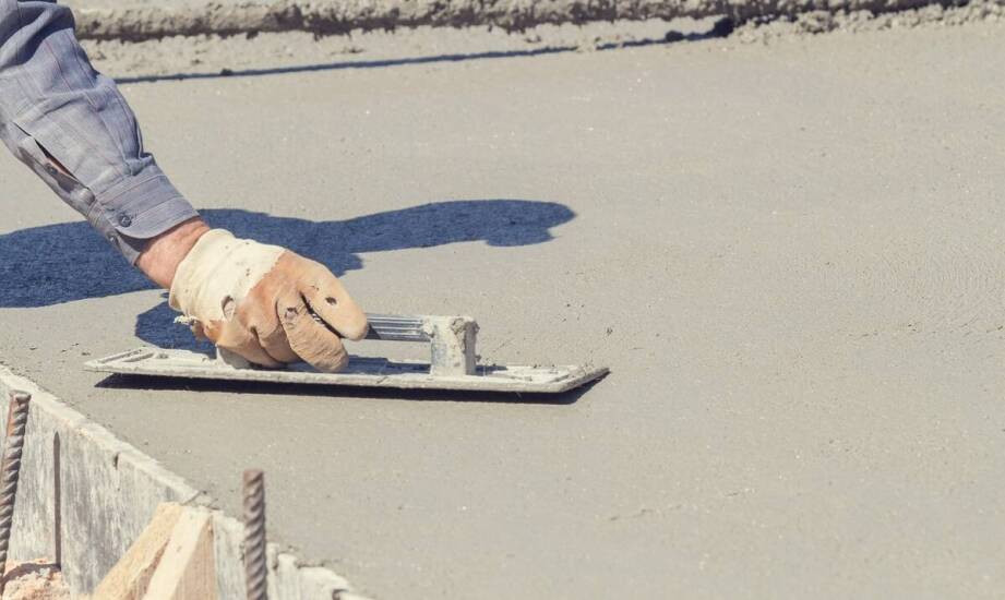 Na czym polega groszkowanie betonu i jakie efekty pozwala osiągnąć?