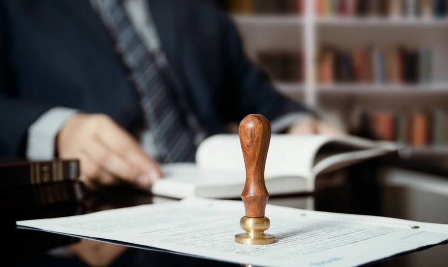 Proces tłumaczenia notarialnego – co warto wiedzieć?