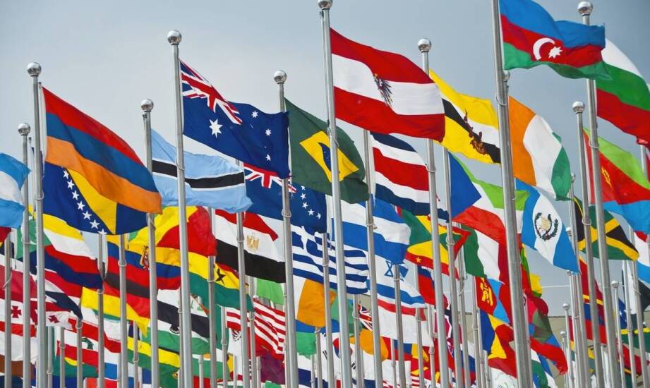 Zalety masztów flagowych z 10-letnią gwarancją dla firm i instytucji