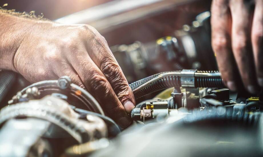 Różnice między serwisem a regeneracją turbosprężarki – co wybrać?