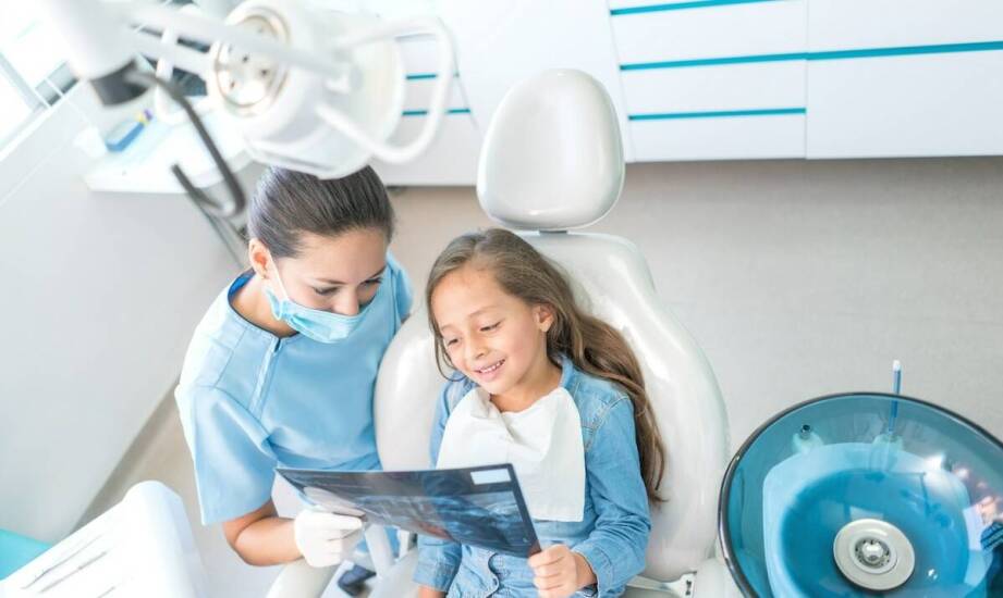 Rola stomatologii dziecięcej w zapobieganiu problemom z zębami