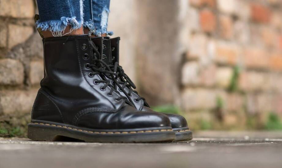 Glany na platformie – przewodnik po najnowszych trendach w modzie obuwniczej