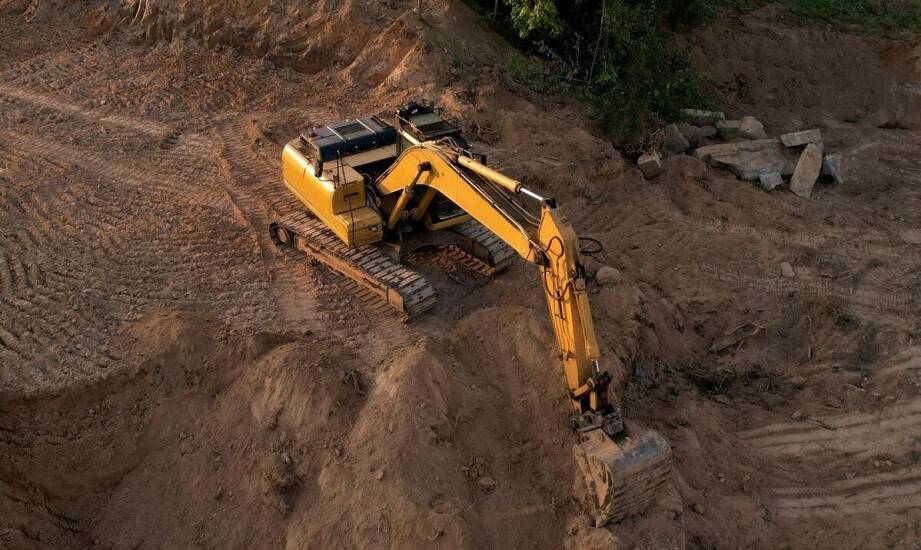 Jak przeprowadzić analizę rynku przed zakupem działki na sprzedaż?