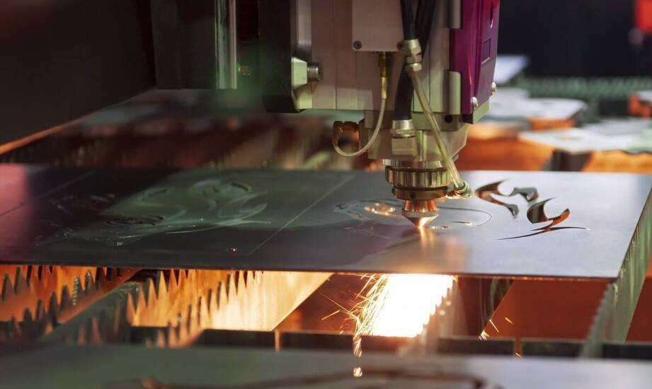 Wpływ laserowego cięcia blach na redukcję czasu realizacji zamówień