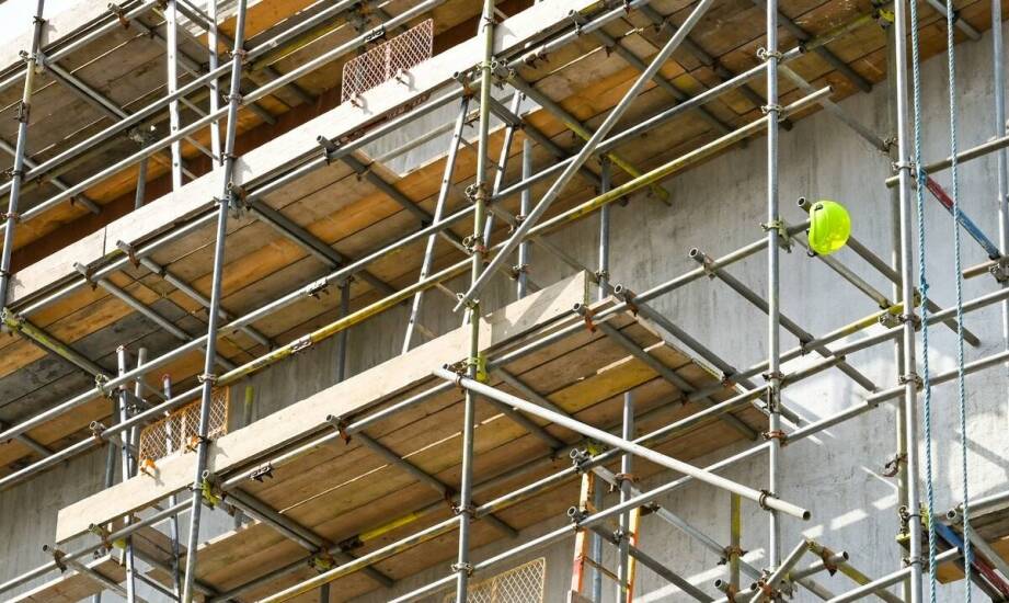 Bezpieczeństwo pracy z rusztowaniem warszawskim – co warto wiedzieć?