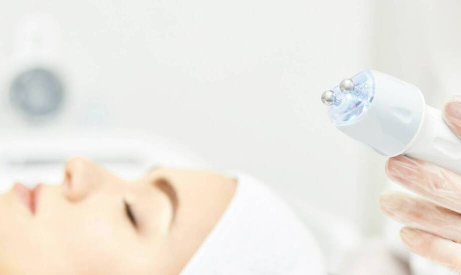 Jakie zabiegi są najskuteczniejsze przy problemach z nadmiernym sebum?