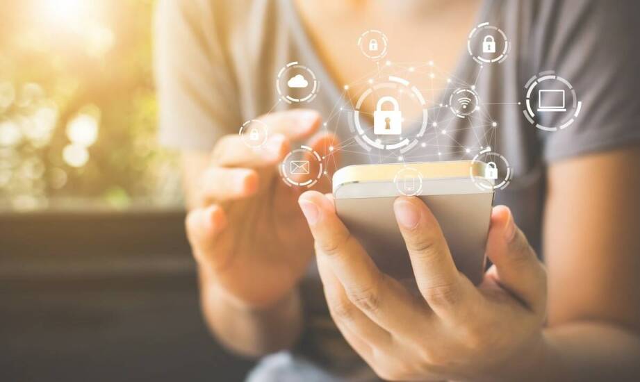 Bezpieczeństwo informacji a bloker GSM: jak to się łączy?