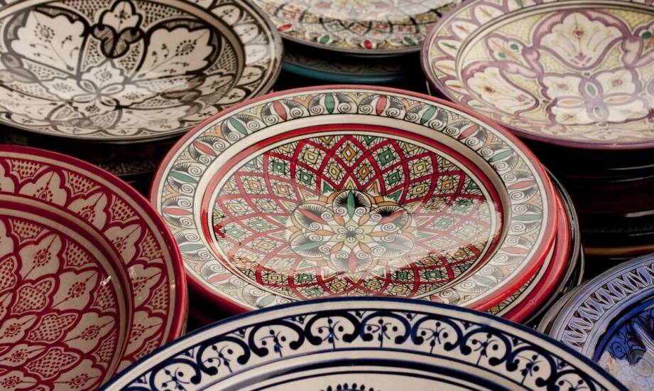 Różnorodność kształtów i kolorów w ofercie ceramiki Bolesławiec