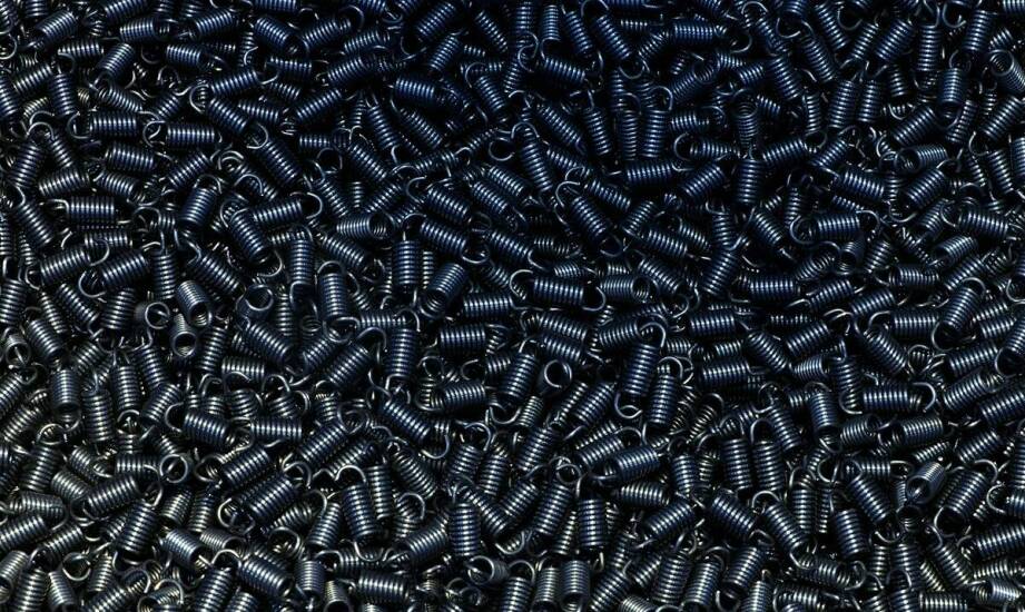 Jak sprężyny spiralne mogą poprawić wydajność systemów hamulcowych?