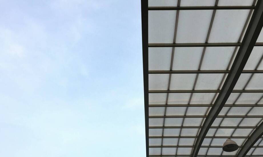 Jak płyty PMMA UV przyczyniają się do trwałości zadaszeń