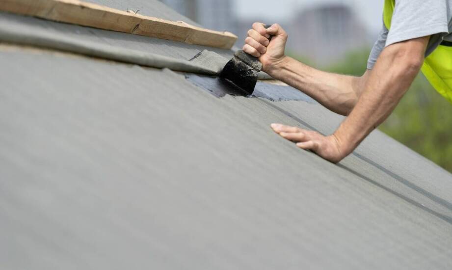 Koszt i trwałość – co warto wiedzieć o laminowaniu folii przy oklejaniu dachów?