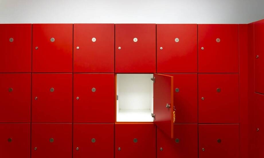 Jak szafki basenowe HPL wspierają ochronę prywatności użytkowników?