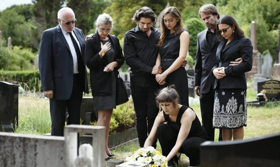 Kluczowe aspekty formalności pogrzebowych: poradnik dla rodzin