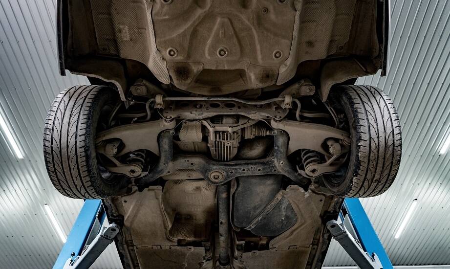 Różnice między nowymi a regenerowanymi belkami zawieszenia tylnego