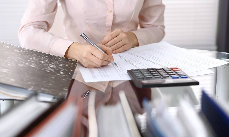 Kadry i płace a koszty działalności – jak biuro rachunkowe może pomóc w optymalizacji?