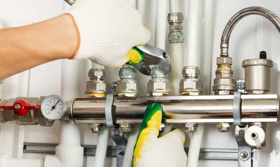 Jak usługi hydrauliczne wpływają na bezpieczeństwo budynków?