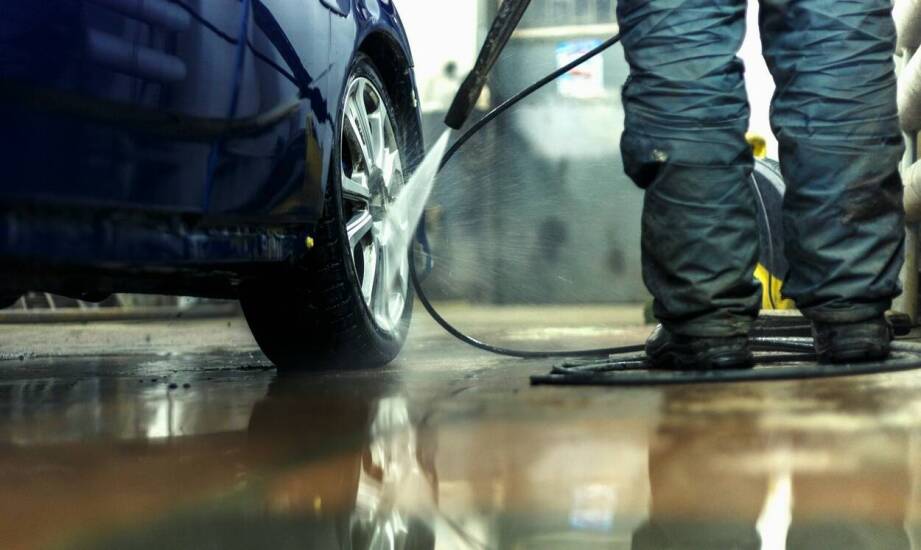 Czyszczenie sprzętu ogrodniczego myjkami ciśnieniowymi – skuteczne metody