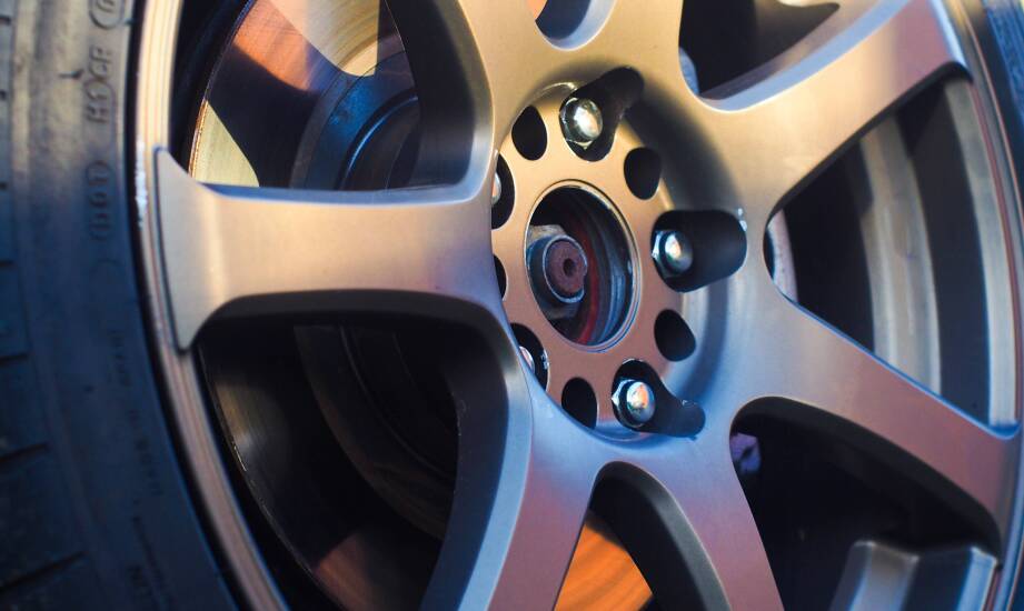 Wpływ wysokiej jakości farby do malowania felg na ich estetykę i długowieczność