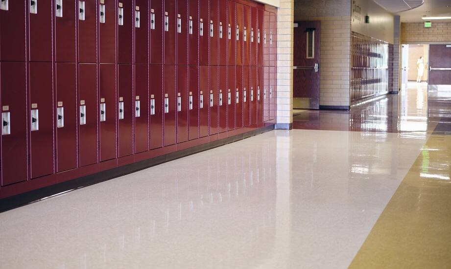 Wybór odpowiednich wykładzin podłogowych do przestrzeni edukacyjnych