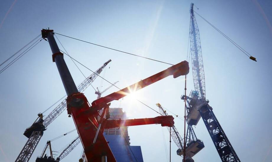 Dlaczego warto postawić na nowoczesne rozwiązania technologiczne w wynajmowanych dźwigach?