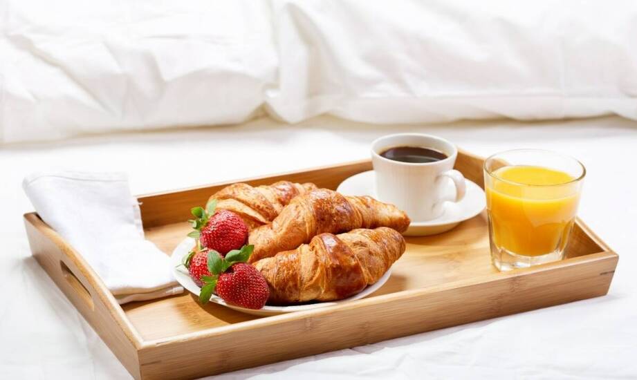 Śniadanie na dowóz Warszawa: jakie menu wybrać na początek dnia?