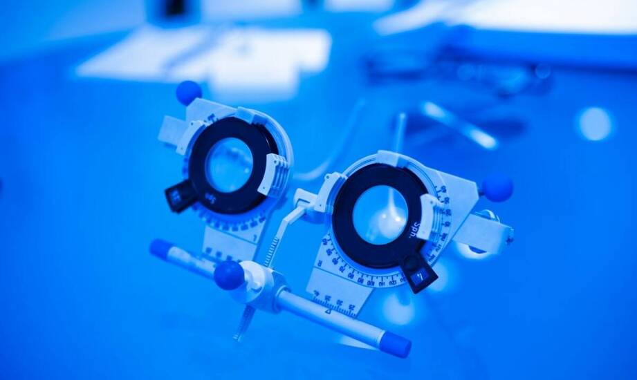 Okulary progresywne a korekcja wzroku w różnych warunkach oświetleniowych