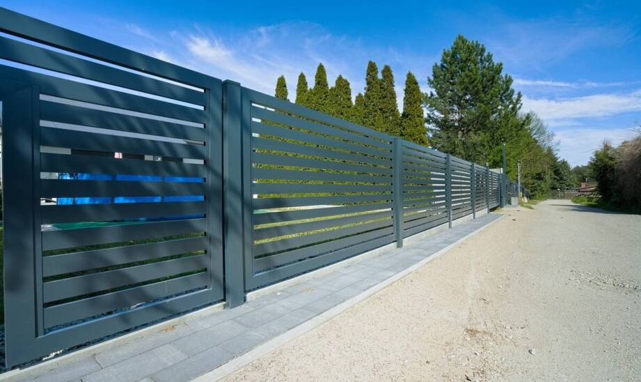 Nowoczesne rozwiązania w produkcji bram dla przestrzeni komercyjnych